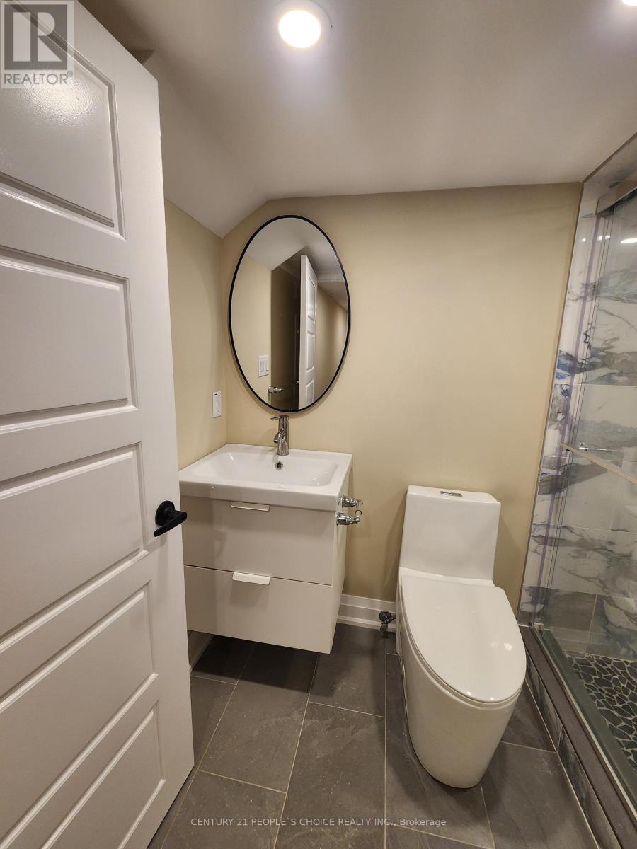 744 Kennedy Circle W, Milton, Ontario  L9E 1R9 - Photo 7 - W12445350