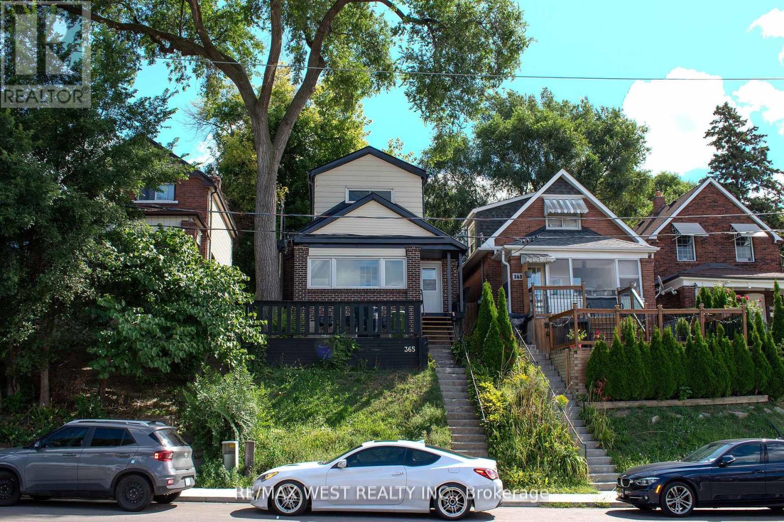 365 SILVERTHORN AVENUE, Toronto, Ontario