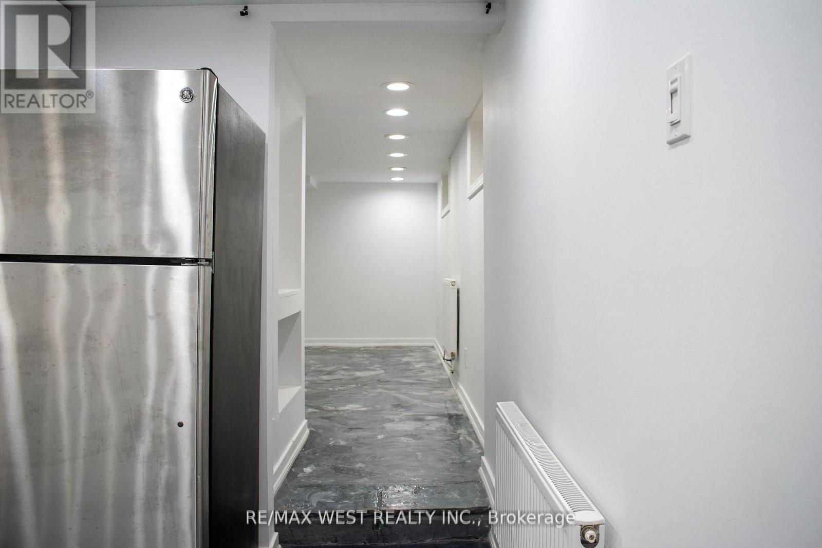 365 Silverthorn Avenue, Toronto, Ontario  M6M 3G7 - Photo 5 - W12445352