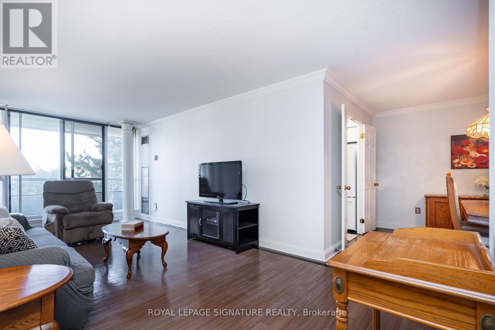 407 - 22 Hanover Road, Brampton (Queen Street Corridor), Ontario  L6S 5K7 - Photo 10 - W12445353