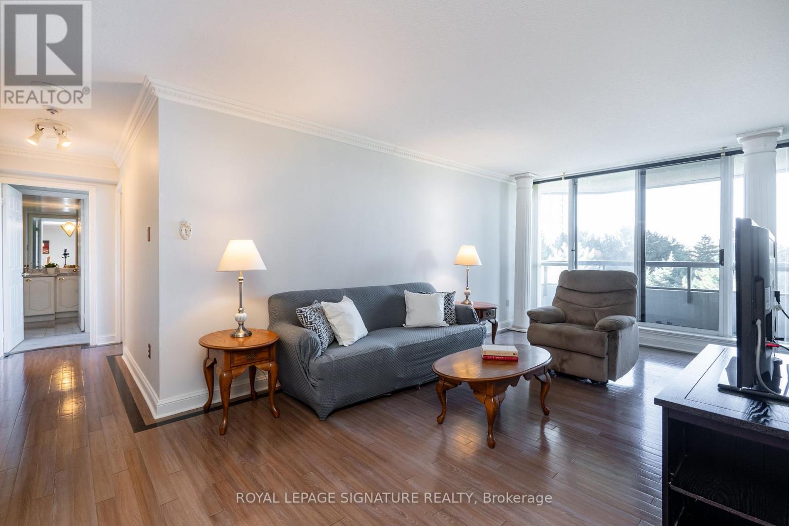 407 - 22 Hanover Road, Brampton (Queen Street Corridor), Ontario  L6S 5K7 - Photo 11 - W12445353