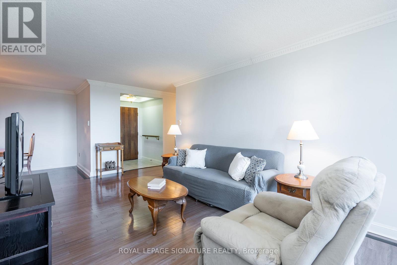 407 - 22 Hanover Road, Brampton (Queen Street Corridor), Ontario  L6S 5K7 - Photo 13 - W12445353
