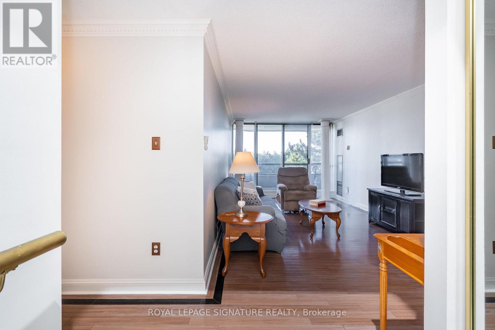 407 - 22 Hanover Road, Brampton (Queen Street Corridor), Ontario  L6S 5K7 - Photo 9 - W12445353
