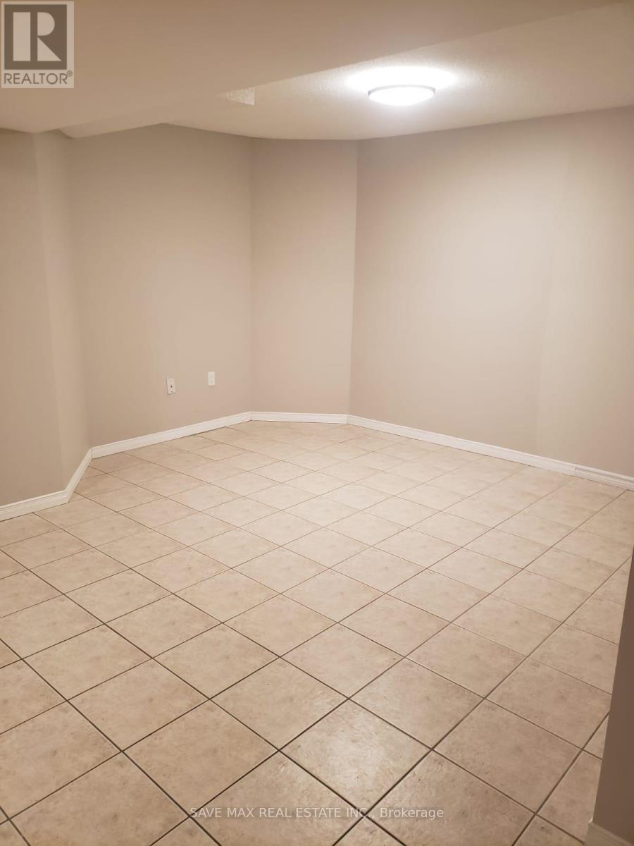 4 Ivory Tusk Court, Brampton, Ontario  L6R 3C5 - Photo 2 - W12445368