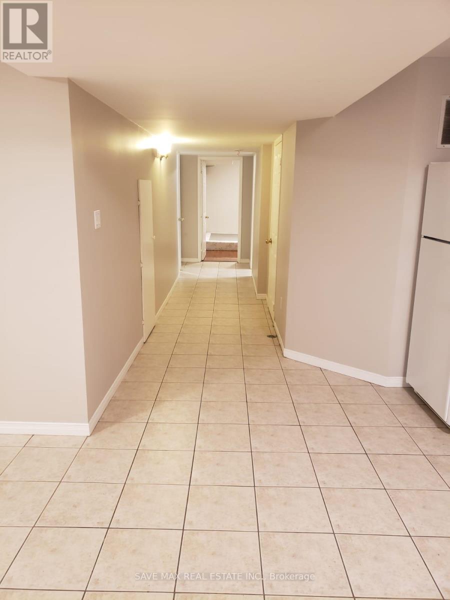 4 Ivory Tusk Court, Brampton, Ontario  L6R 3C5 - Photo 4 - W12445368
