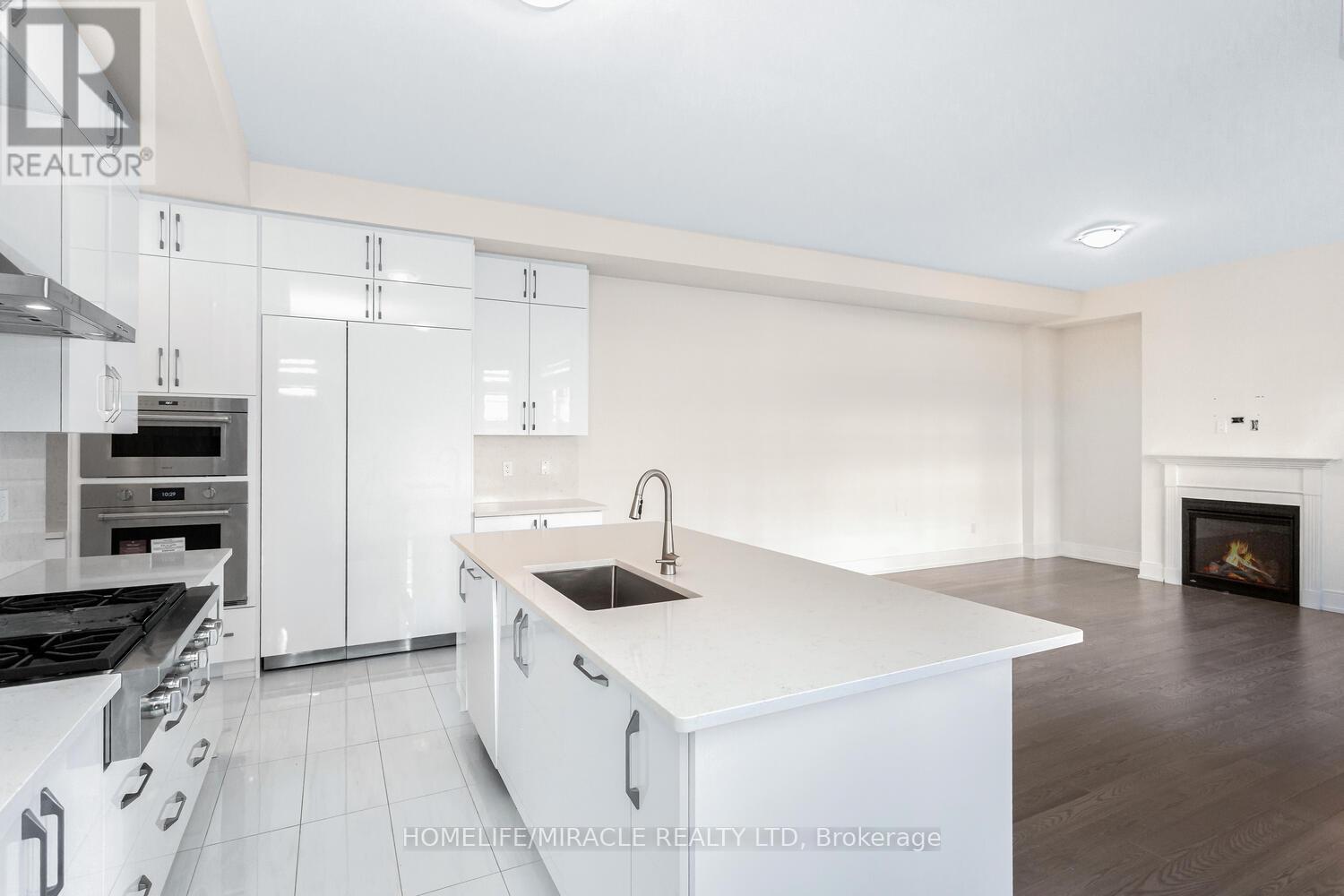 3326 Millicent Avenue, Oakville, Ontario  L6H 0Z8 - Photo 10 - W12445372