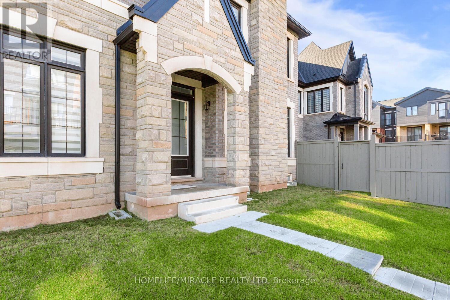 3326 Millicent Avenue, Oakville, Ontario  L6H 0Z8 - Photo 3 - W12445372