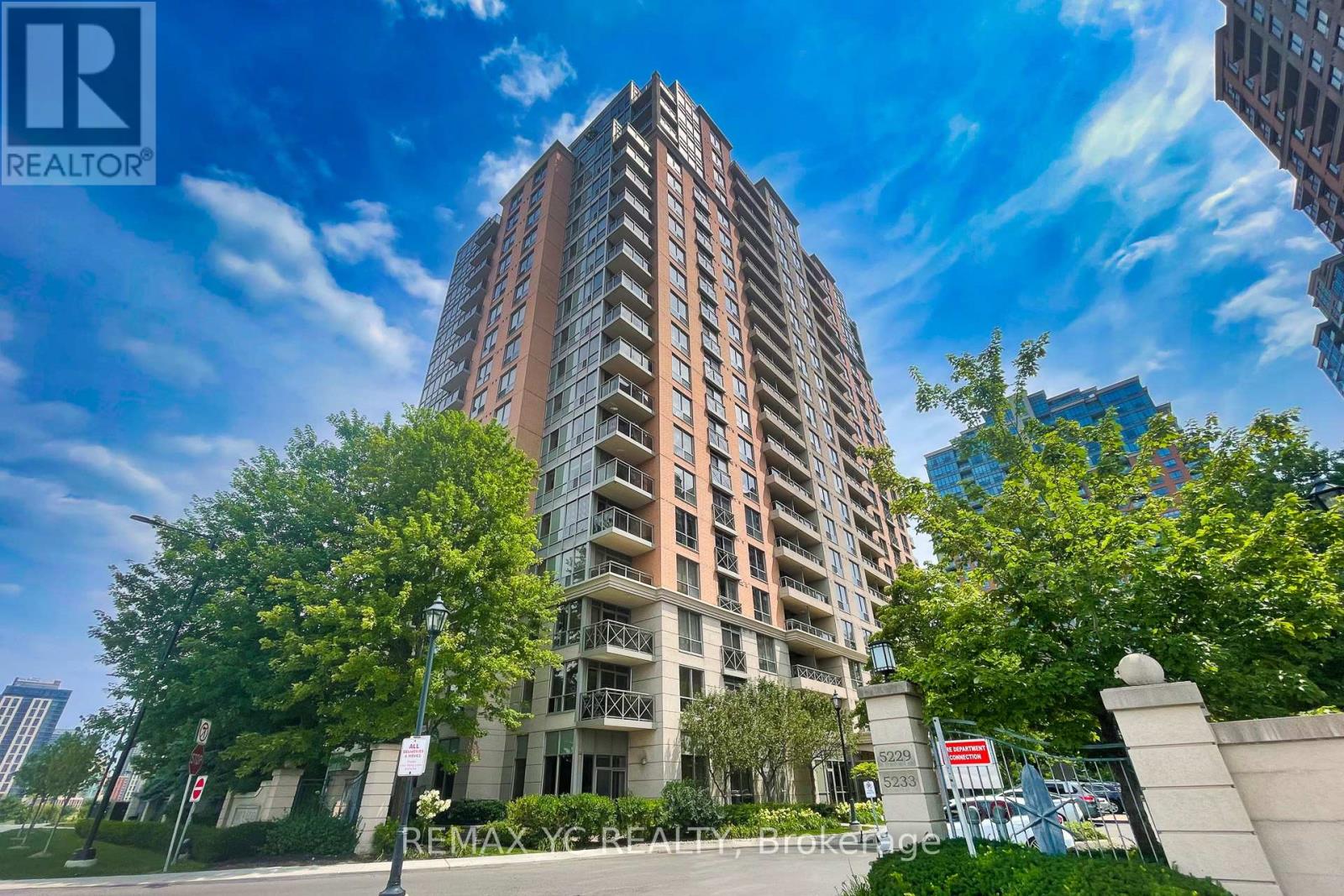 1604 - 5229 Dundas Street W, Toronto, Ontario  M9B 6L9 - Photo 2 - W12445377