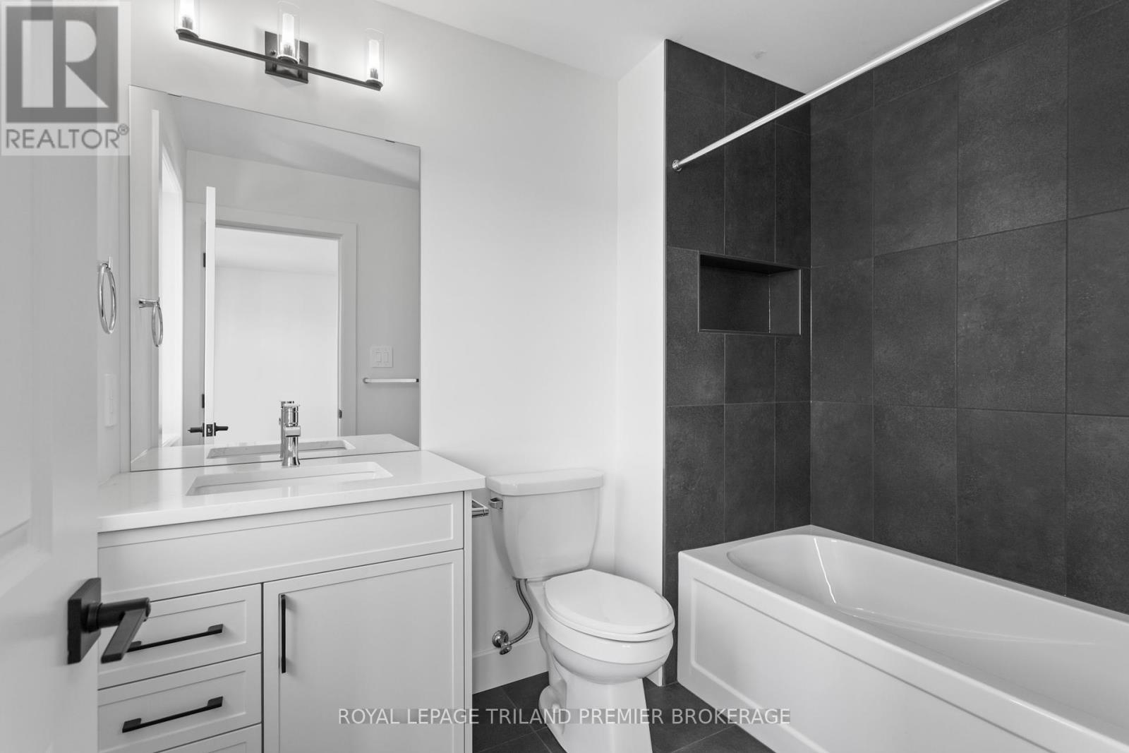 1378 Bush Hill Link, London North, Ontario  N6G 0X6 - Photo 38 - X12442328