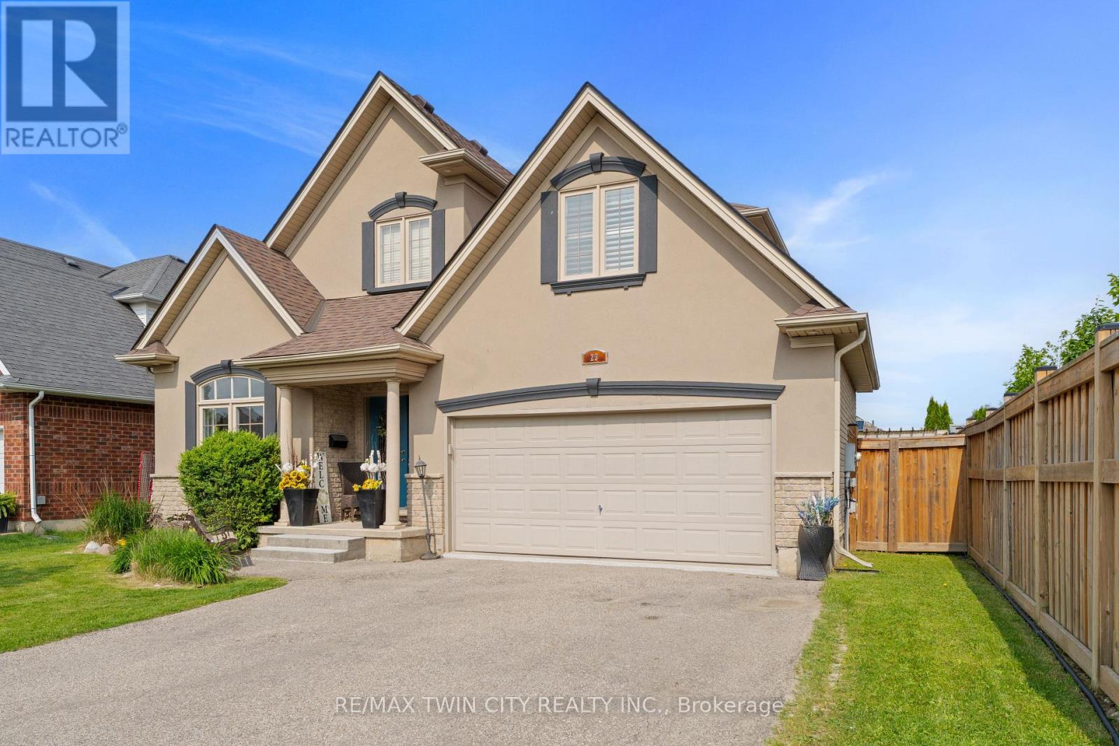 23 Laycock Street, Brantford, Ontario  N3S 0A4 - Photo 3 - X12445370
