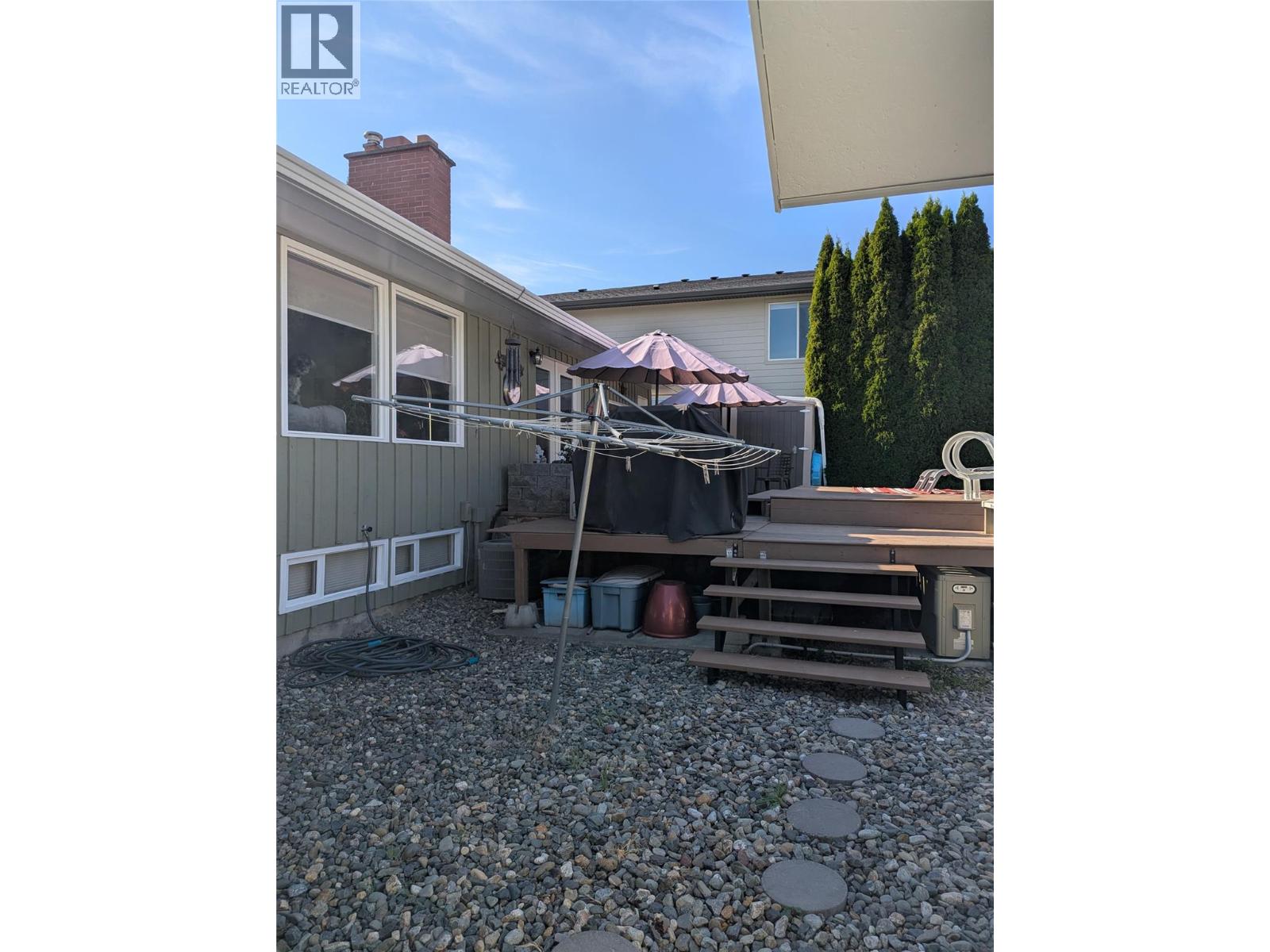 2282 Valleyview Drive, Kamloops, British Columbia  V2C 4C7 - Photo 11 - 10365031