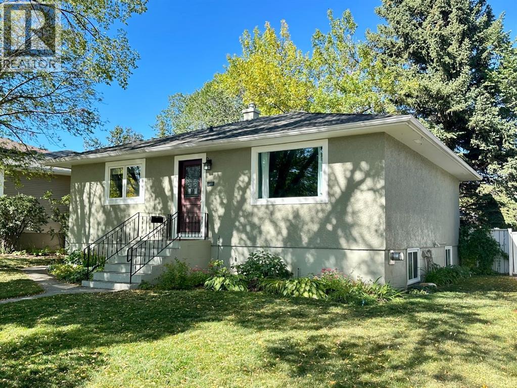 3213 Kilkenny Road Sw, Calgary, Alberta  T3E 4R5 - Photo 1 - A2243603