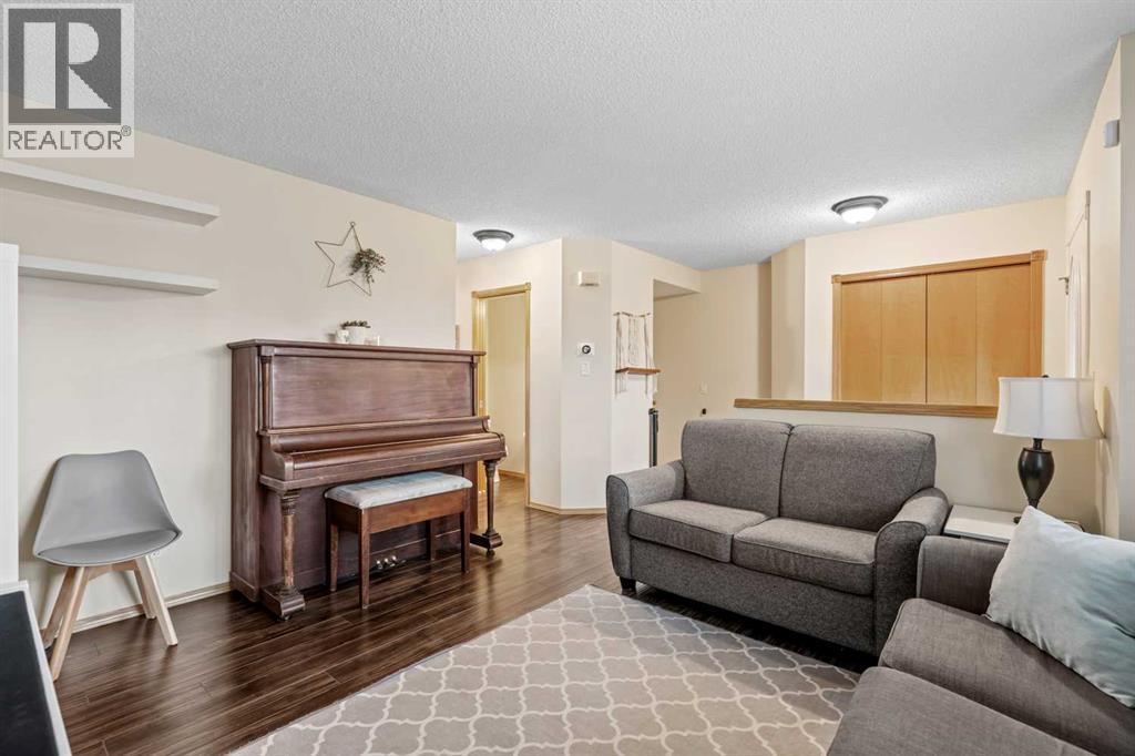 229 Hidden Hills Place Nw, Calgary, Alberta  T3A 6E3 - Photo 8 - A2260967