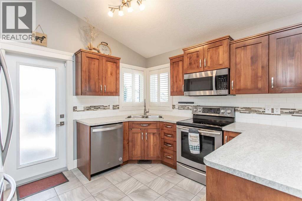 44 Mackenzie Crescent, Lacombe, Alberta  T4L 0B3 - Photo 12 - A2262267