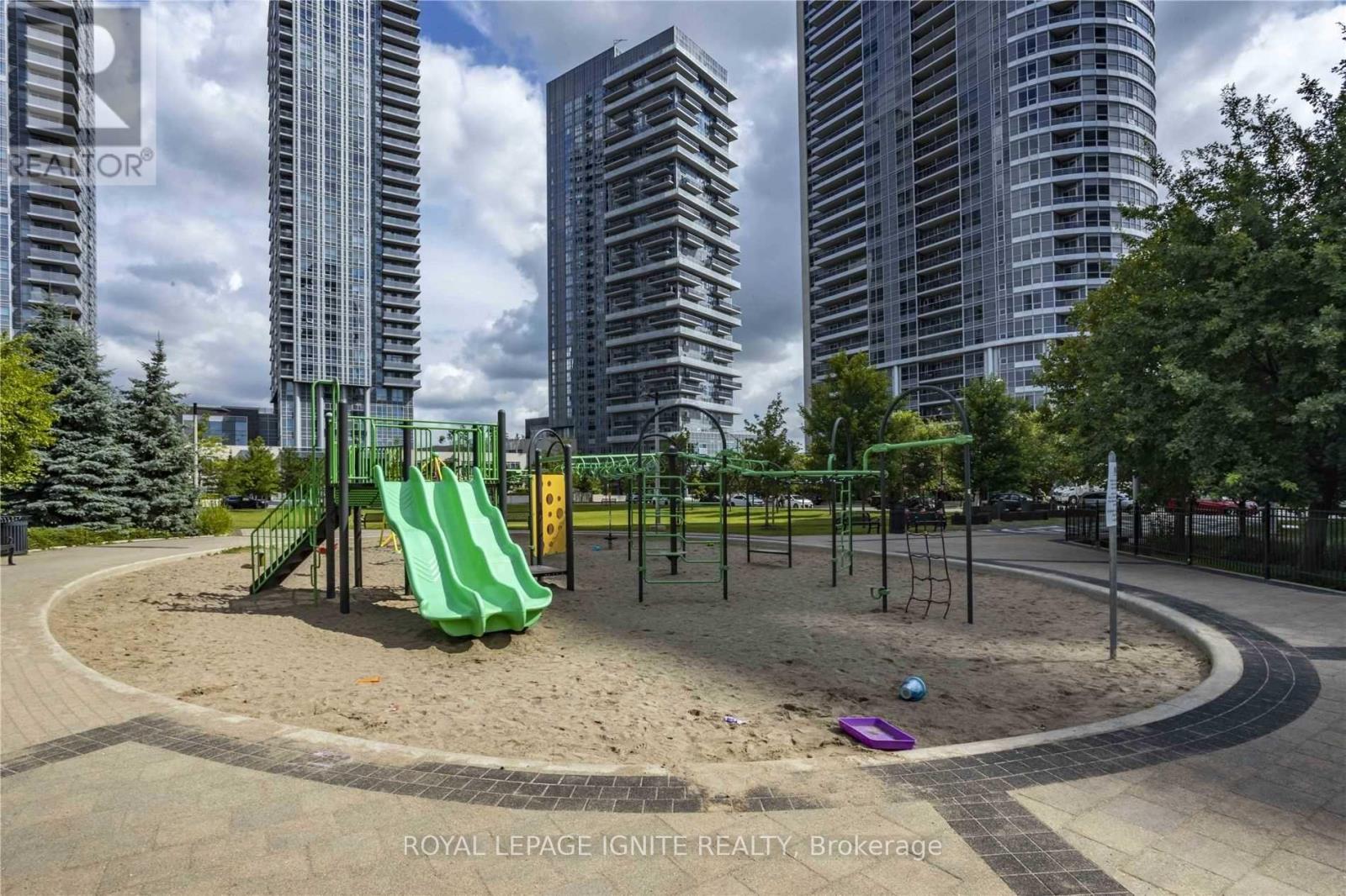 1007 - 255 Village Green Square, Toronto, Ontario  M1S 0L7 - Photo 15 - E12445386