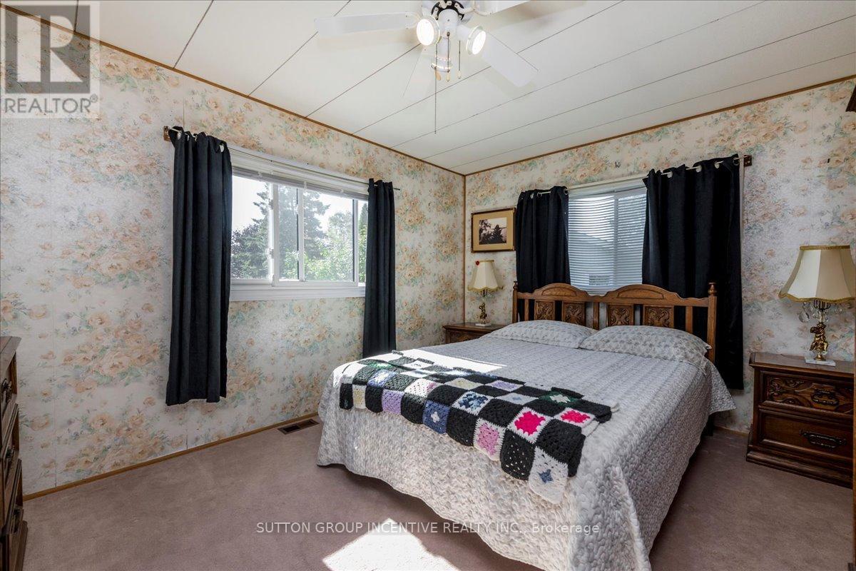 10 Mimosa Crescent, Innisfil, Ontario  L9S 1P9 - Photo 17 - N12445388
