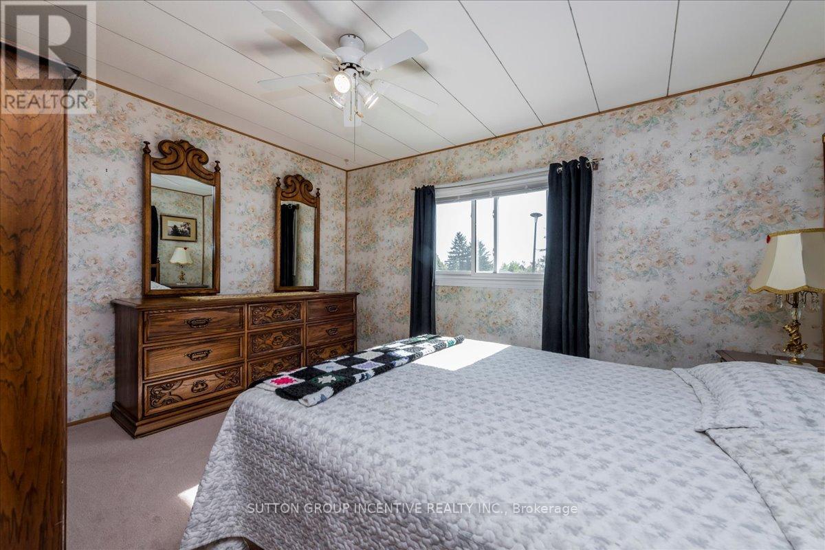 10 Mimosa Crescent, Innisfil, Ontario  L9S 1P9 - Photo 18 - N12445388