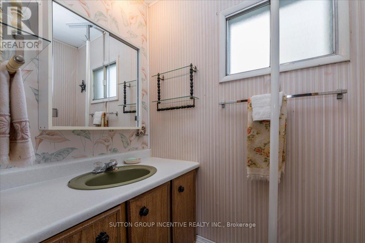 10 Mimosa Crescent, Innisfil, Ontario  L9S 1P9 - Photo 20 - N12445388