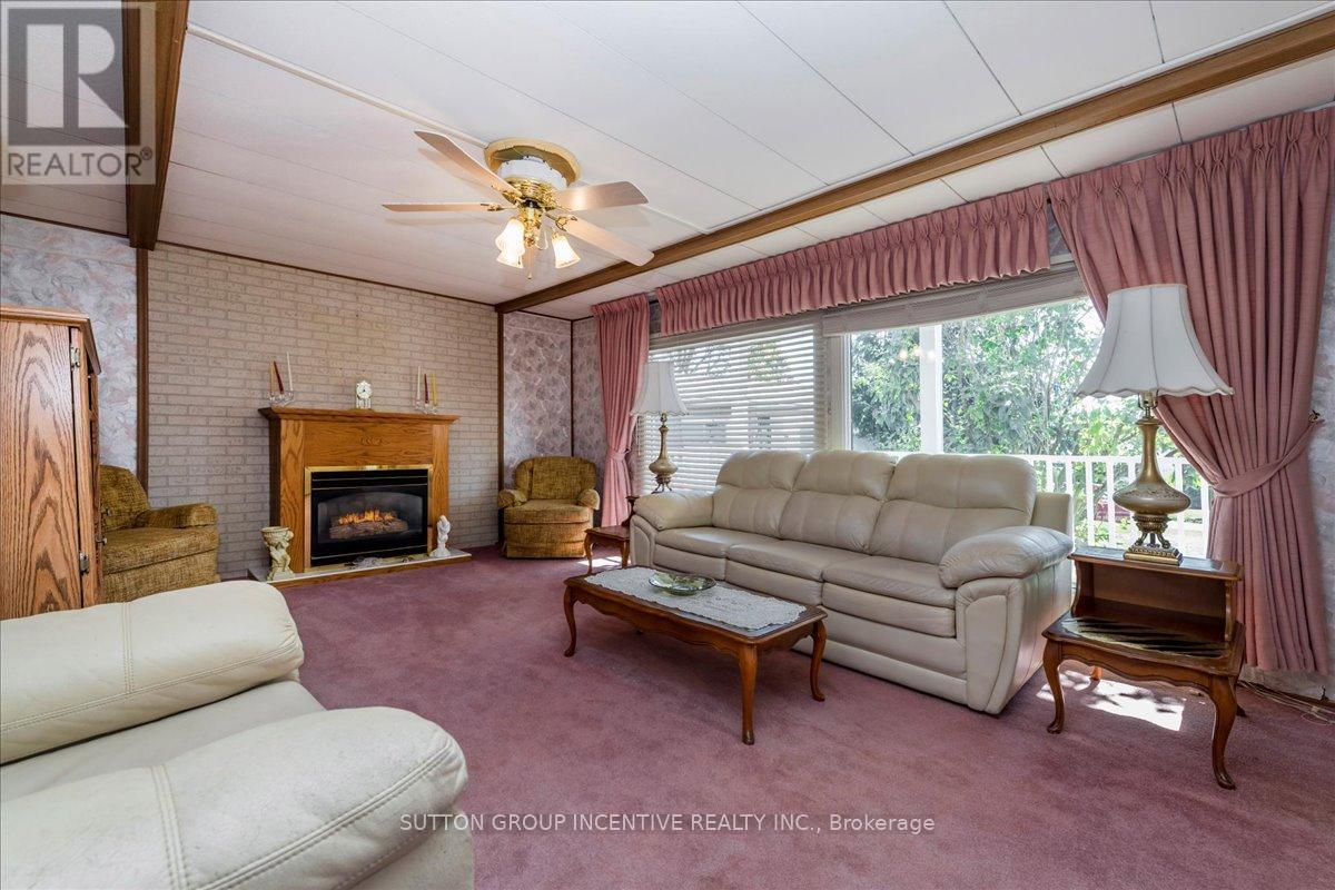 10 Mimosa Crescent, Innisfil, Ontario  L9S 1P9 - Photo 6 - N12445388