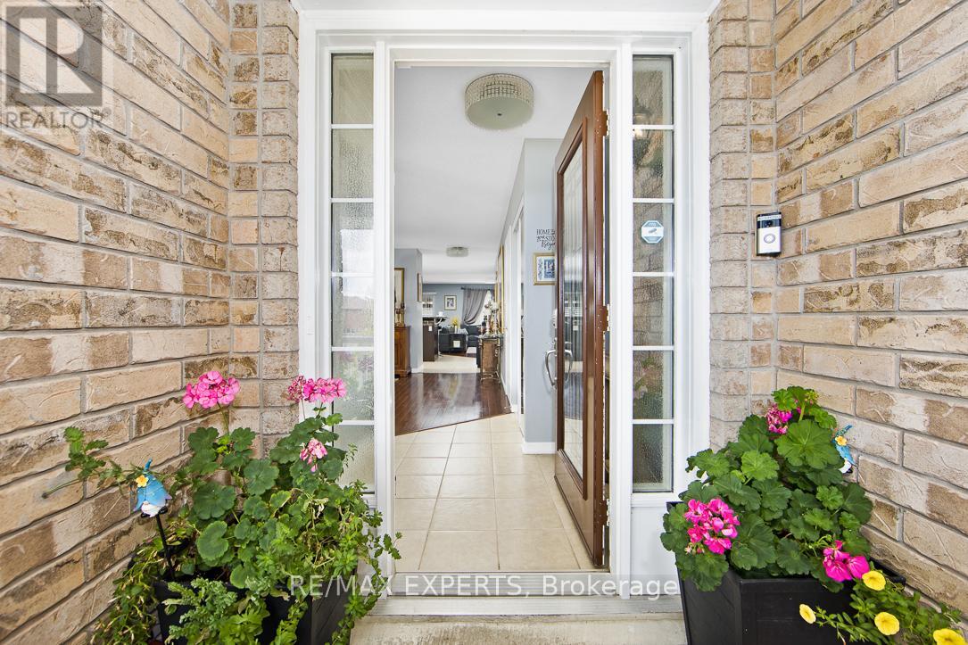 2184 Nevils Street, Innisfil, Ontario  L9S 0E1 - Photo 3 - N12445389