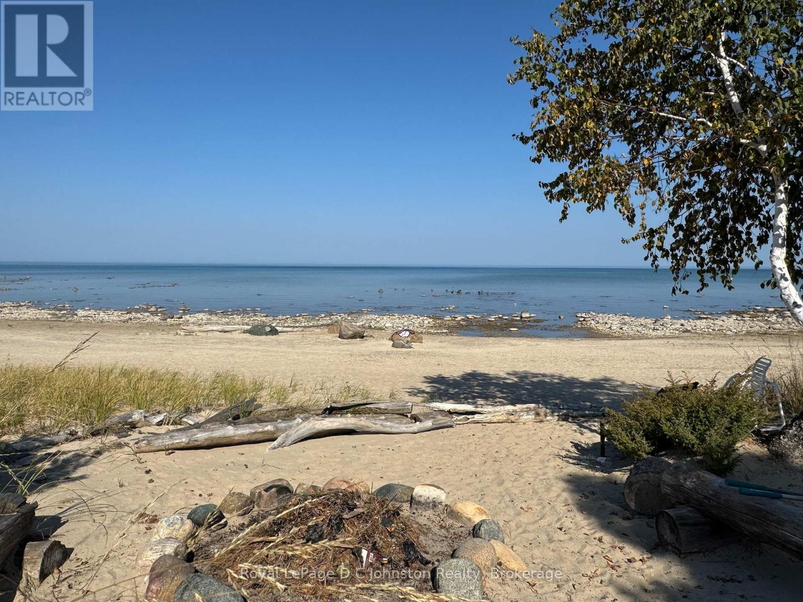 103 Saugeen Beach Road, Saugeen Shores, Ontario  N0H 2C5 - Photo 10 - X12445410