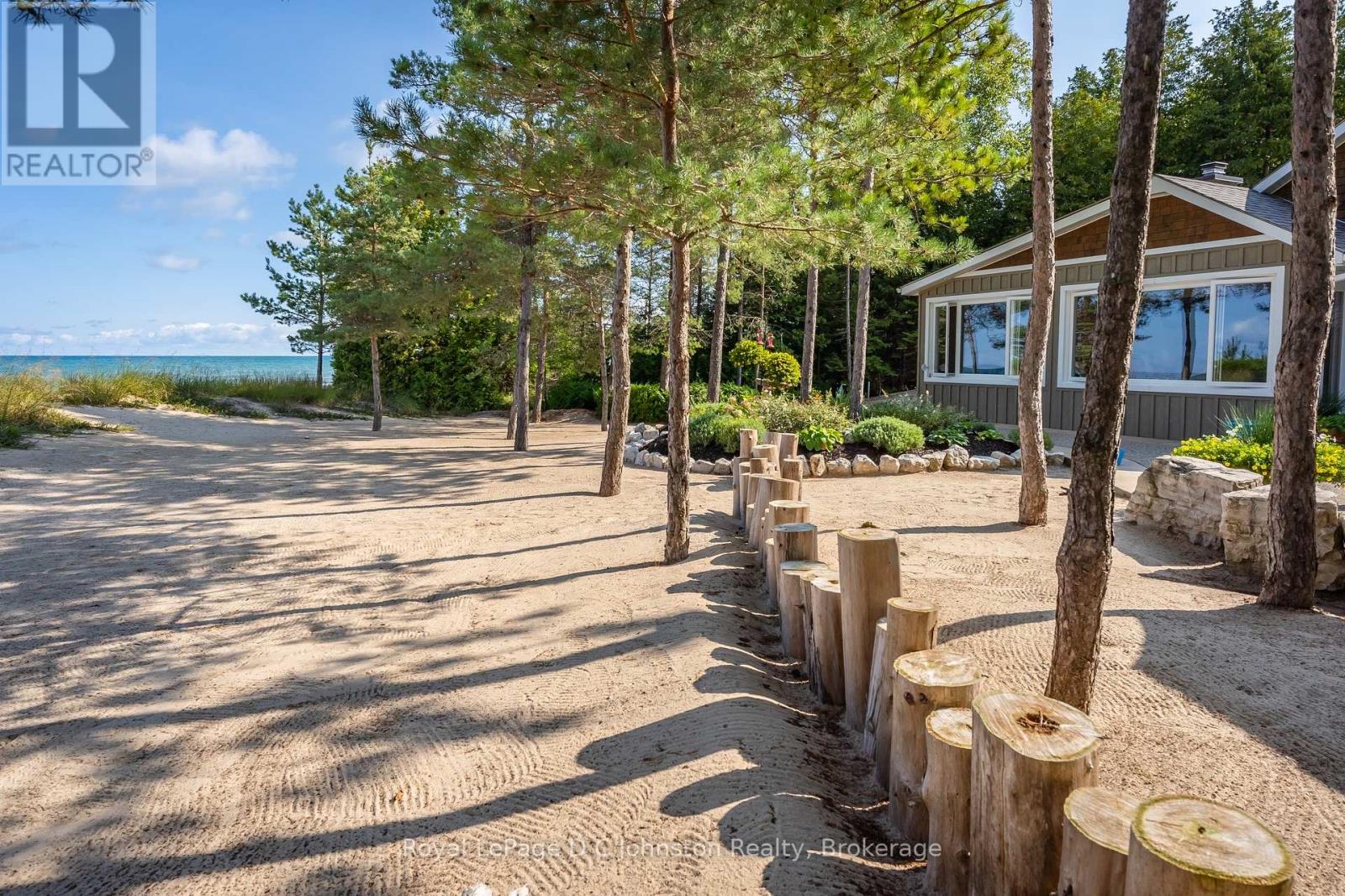 103 Saugeen Beach Road, Saugeen Shores, Ontario  N0H 2C5 - Photo 16 - X12445410