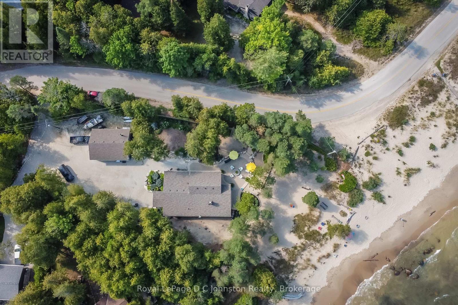 103 Saugeen Beach Road, Saugeen Shores, Ontario  N0H 2C5 - Photo 2 - X12445410