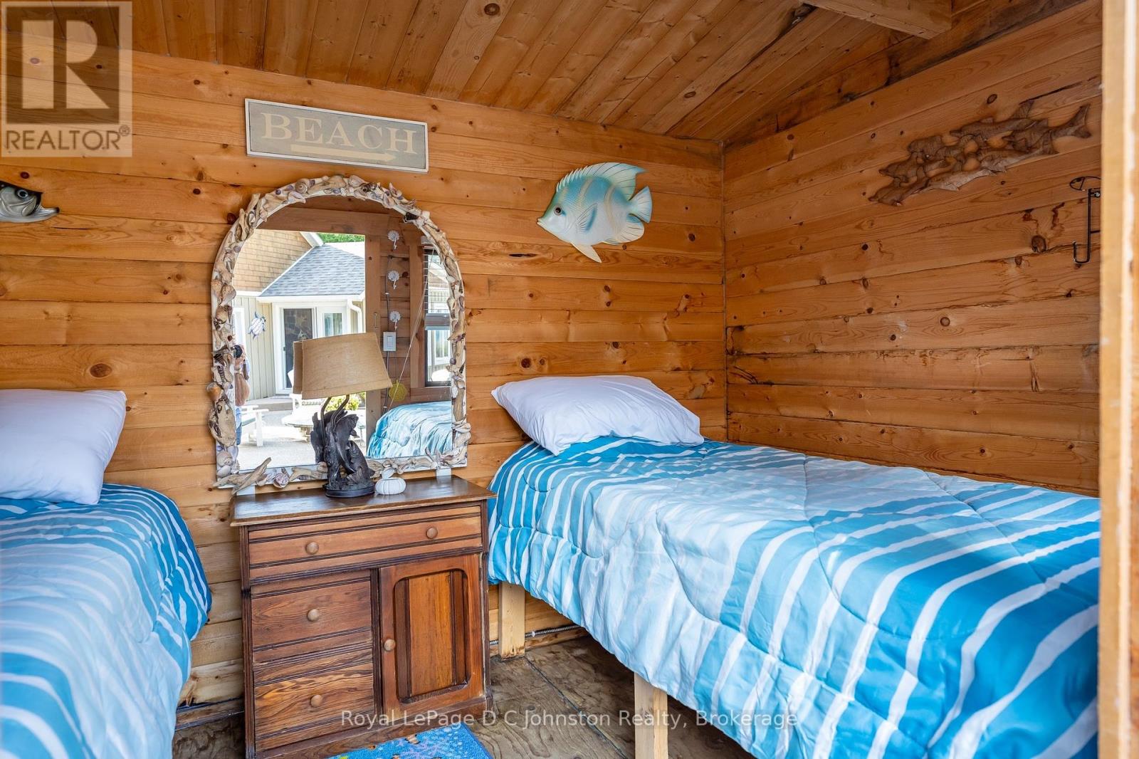 103 Saugeen Beach Road, Saugeen Shores, Ontario  N0H 2C5 - Photo 24 - X12445410