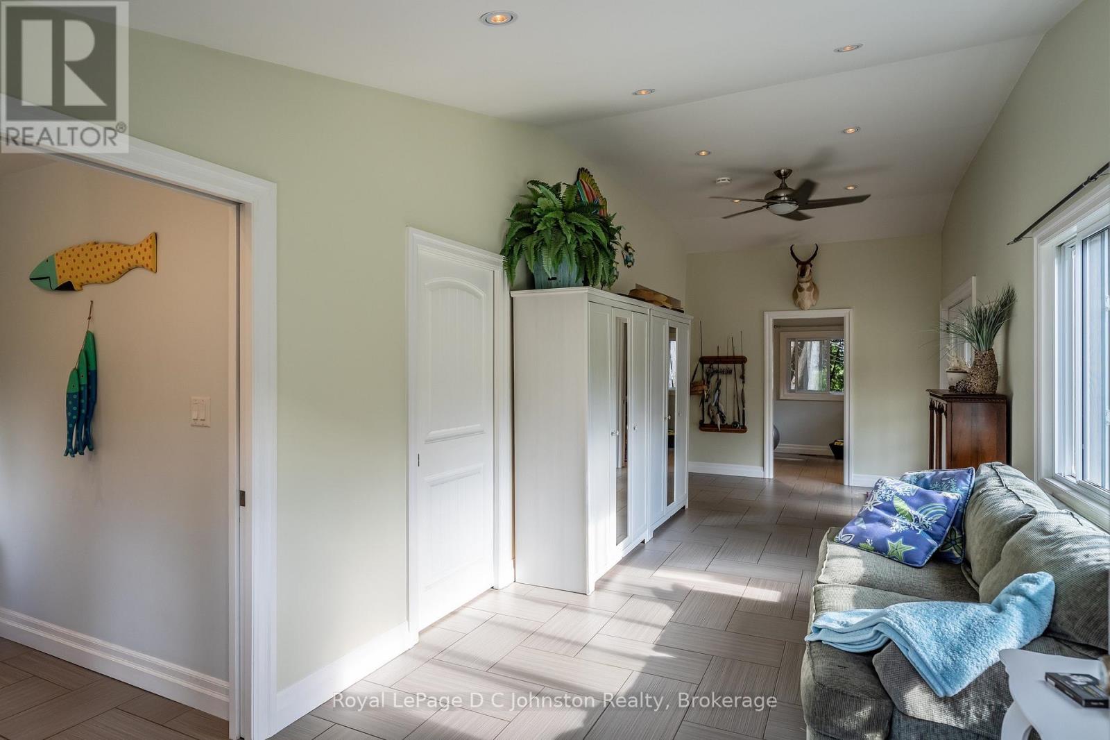 103 Saugeen Beach Road, Saugeen Shores, Ontario  N0H 2C5 - Photo 25 - X12445410
