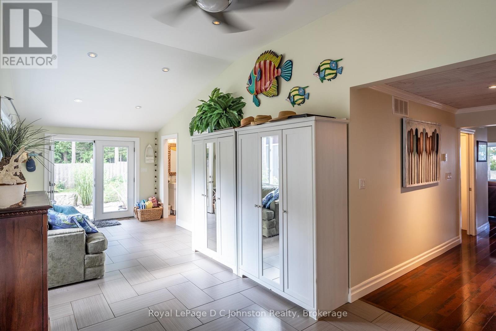 103 Saugeen Beach Road, Saugeen Shores, Ontario  N0H 2C5 - Photo 26 - X12445410