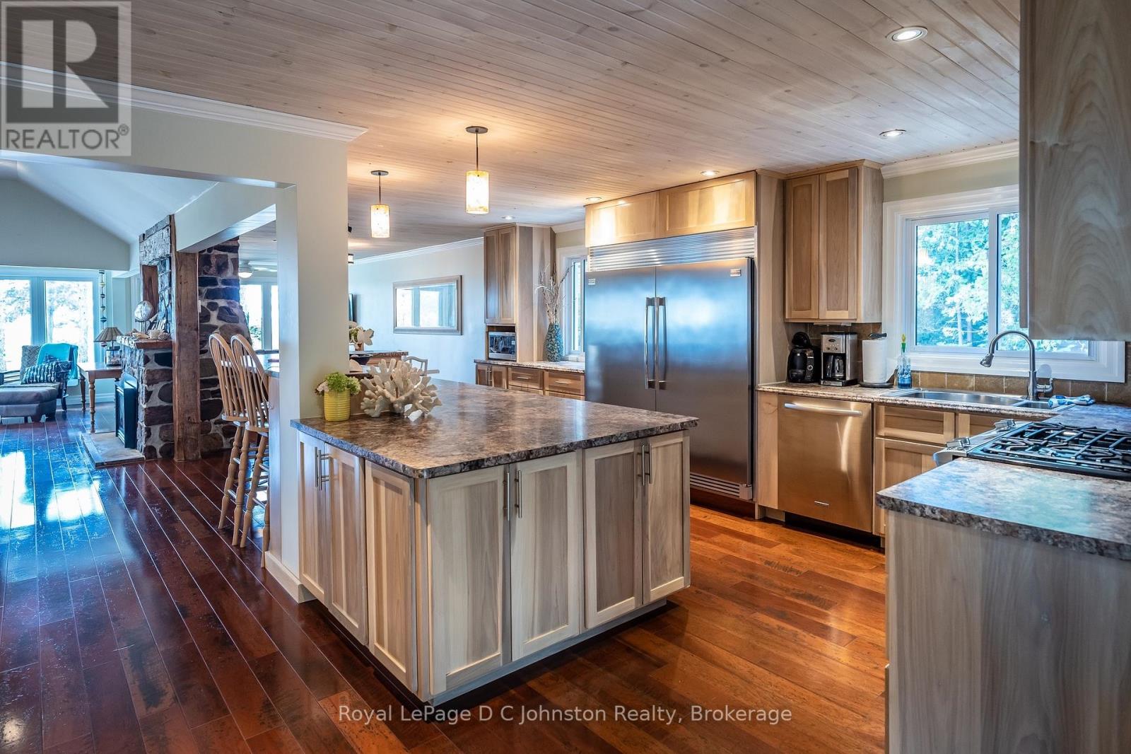 103 Saugeen Beach Road, Saugeen Shores, Ontario  N0H 2C5 - Photo 27 - X12445410