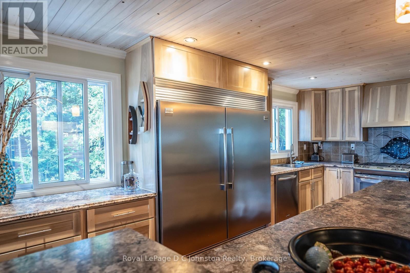 103 Saugeen Beach Road, Saugeen Shores, Ontario  N0H 2C5 - Photo 29 - X12445410