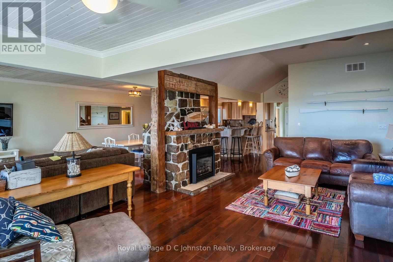103 Saugeen Beach Road, Saugeen Shores, Ontario  N0H 2C5 - Photo 35 - X12445410
