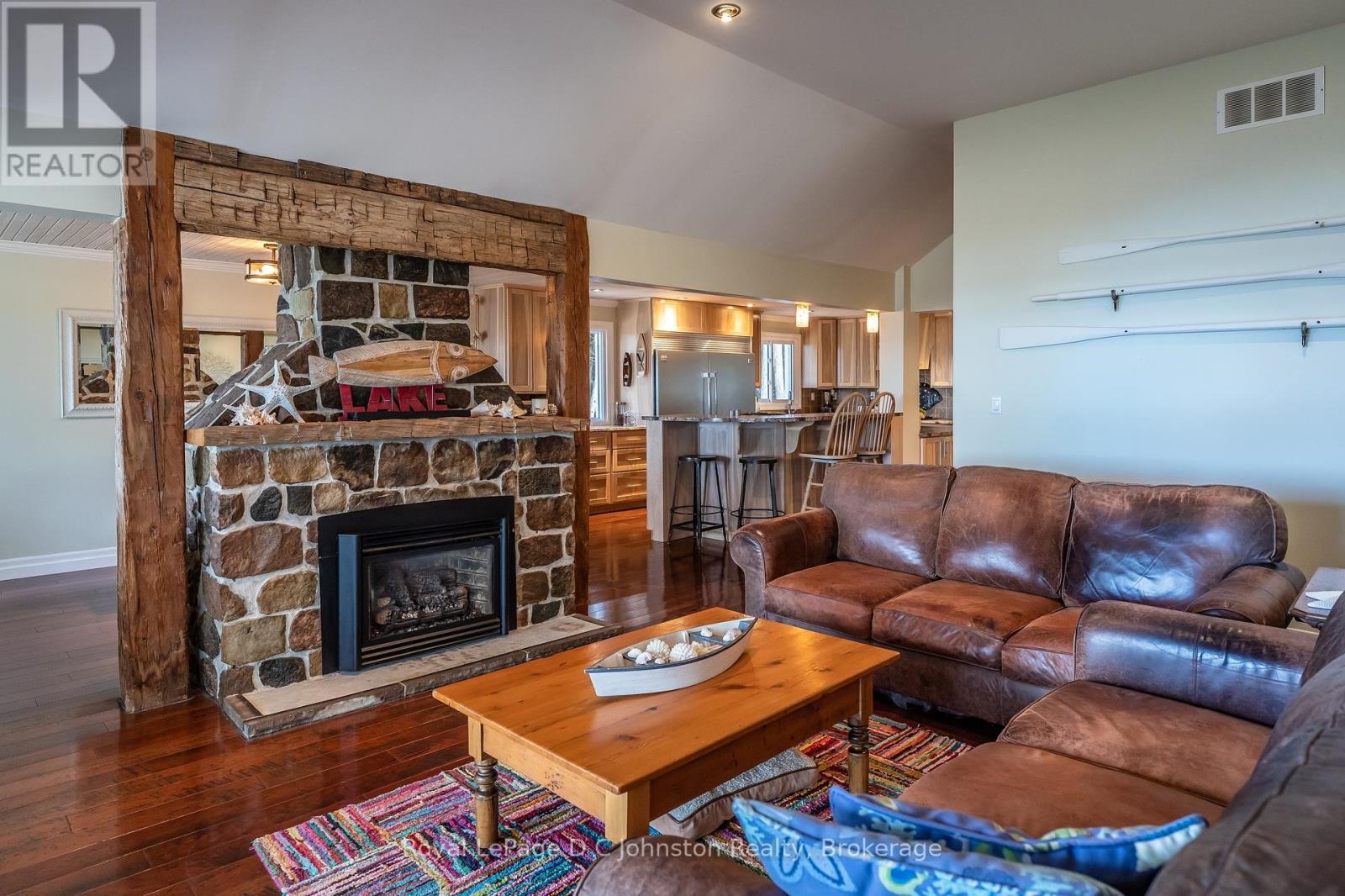 103 Saugeen Beach Road, Saugeen Shores, Ontario  N0H 2C5 - Photo 37 - X12445410
