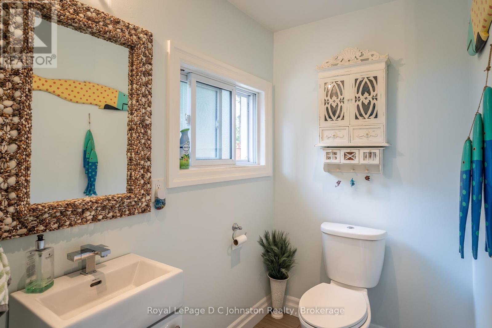 103 Saugeen Beach Road, Saugeen Shores, Ontario  N0H 2C5 - Photo 43 - X12445410