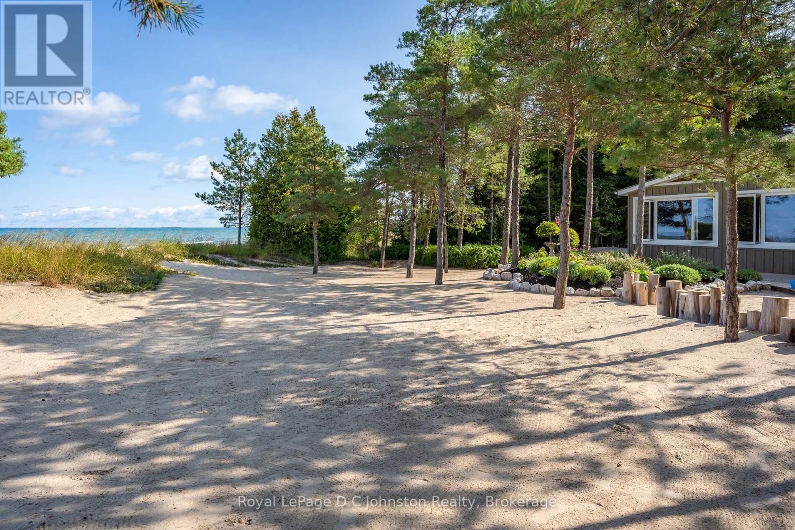 103 Saugeen Beach Road, Saugeen Shores, Ontario  N0H 2C5 - Photo 8 - X12445410