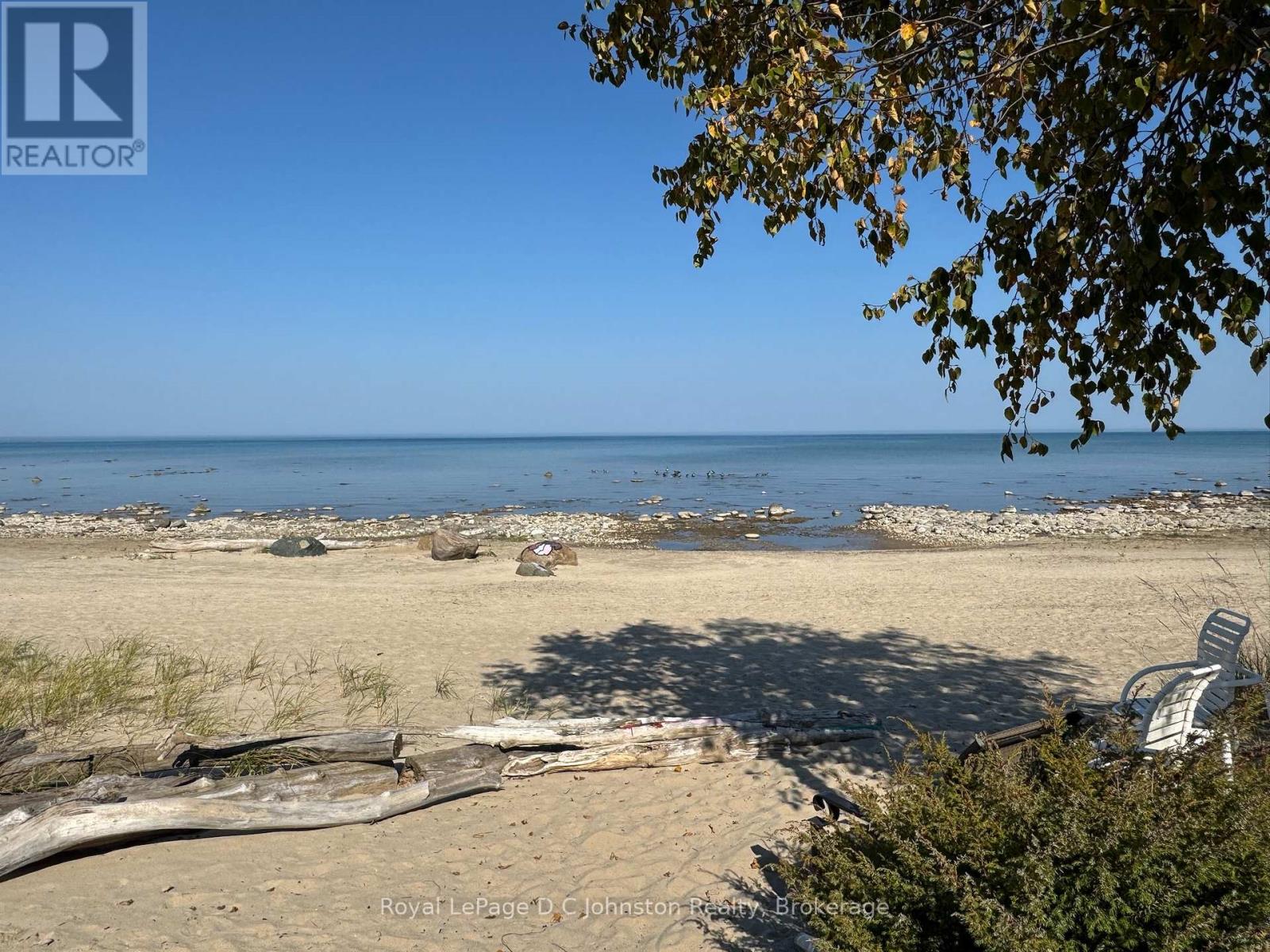 103 Saugeen Beach Road, Saugeen Shores, Ontario  N0H 2C5 - Photo 9 - X12445410