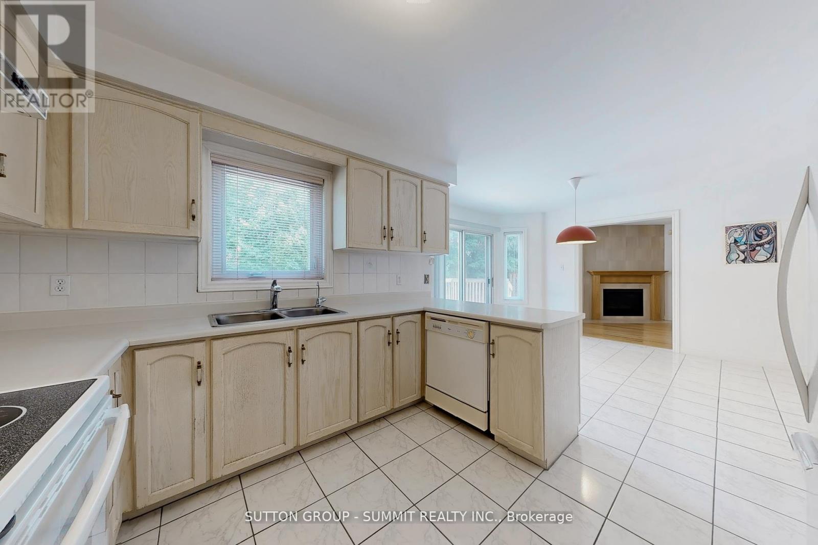 5525 Fleur-De-Lis, Mississauga (East Credit), Ontario  L5R 2Z6 - Photo 11 - W12445378