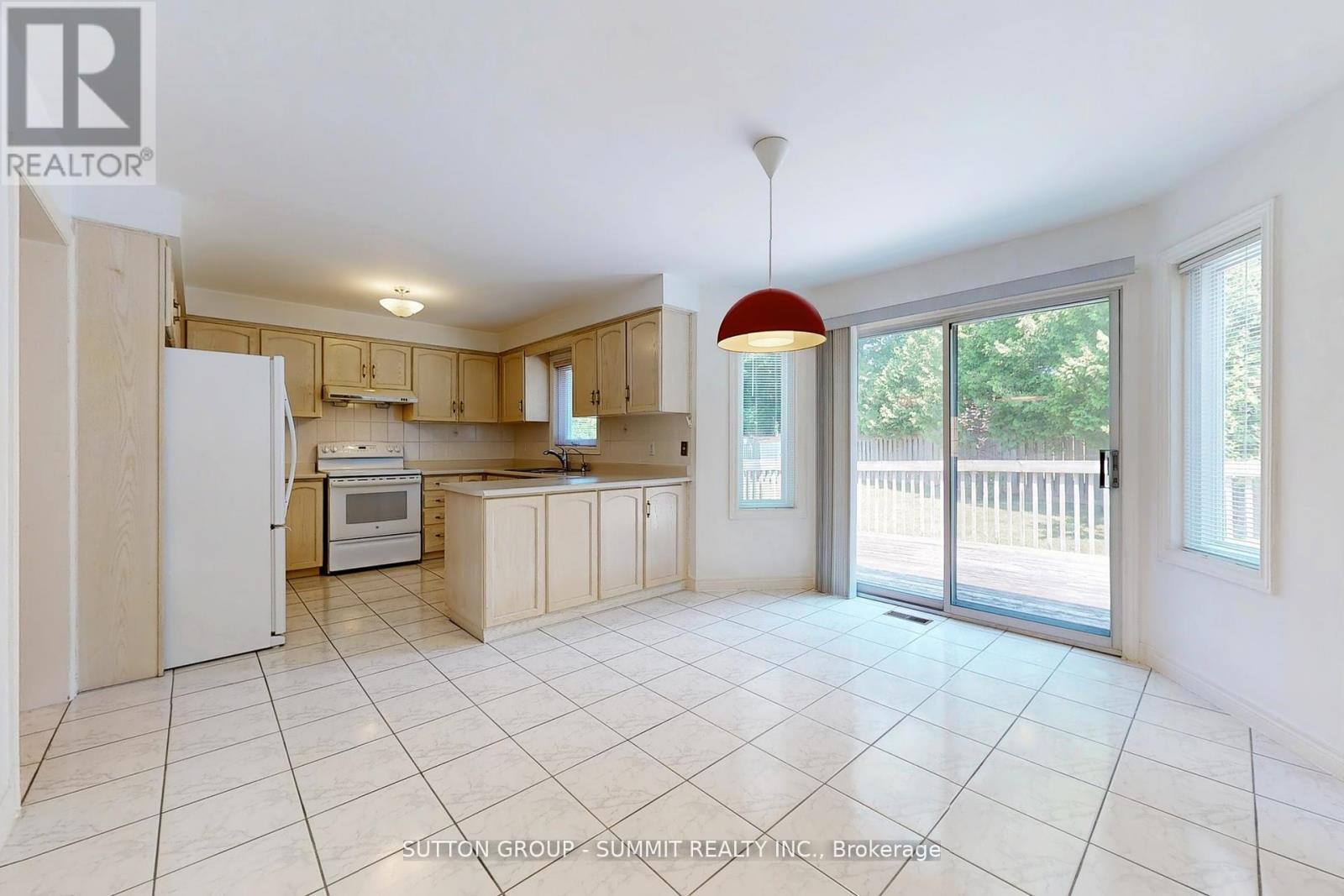 5525 Fleur-De-Lis, Mississauga (East Credit), Ontario  L5R 2Z6 - Photo 13 - W12445378