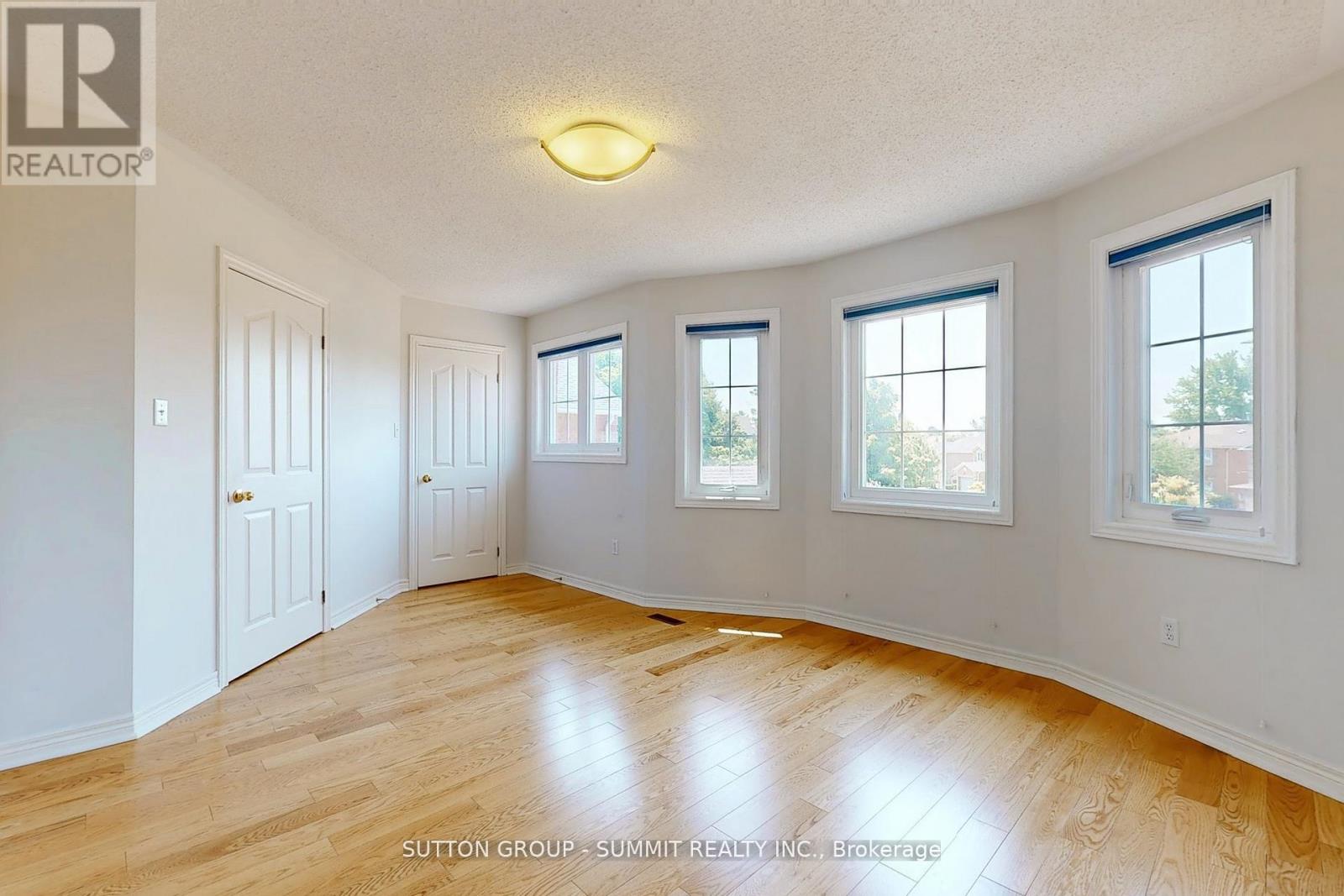 5525 Fleur-De-Lis, Mississauga (East Credit), Ontario  L5R 2Z6 - Photo 29 - W12445378