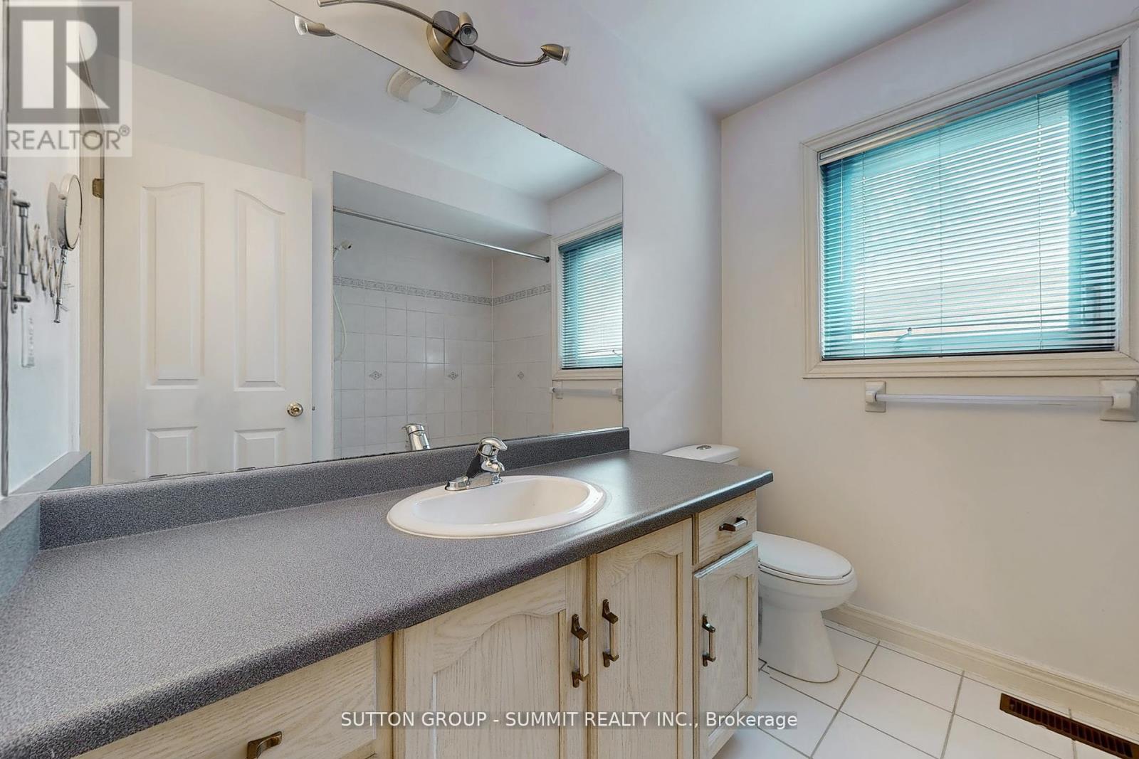 5525 Fleur-De-Lis, Mississauga (East Credit), Ontario  L5R 2Z6 - Photo 38 - W12445378