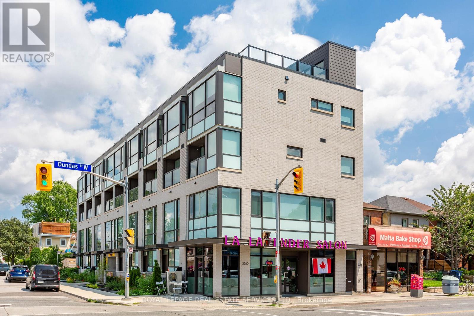 3258 DUNDAS STREET W, Toronto, Ontario