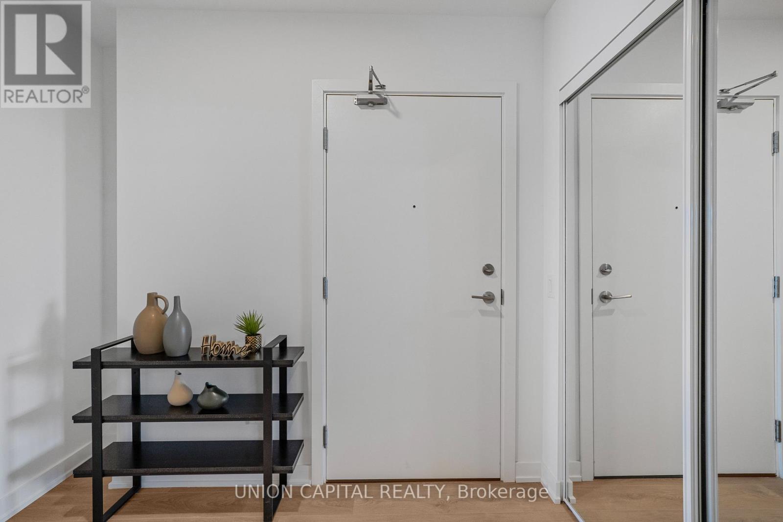 338 - 1100 Sheppard Avenue W, Toronto (York University Heights), Ontario  M3K 0E4 - Photo 3 - W12445394