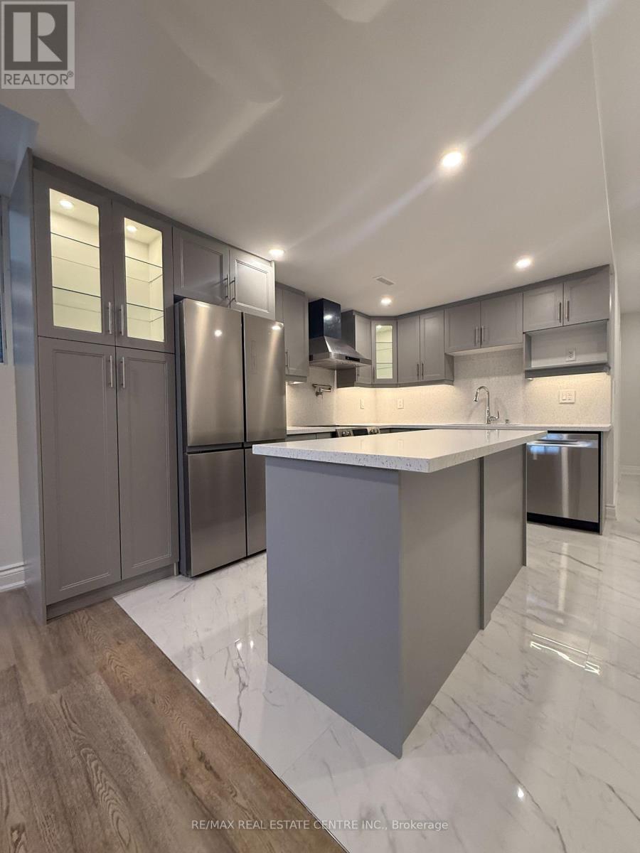 2379 Charles Cornwall Avenue, Oakville, Ontario  L6M 5M5 - Photo 3 - W12445396