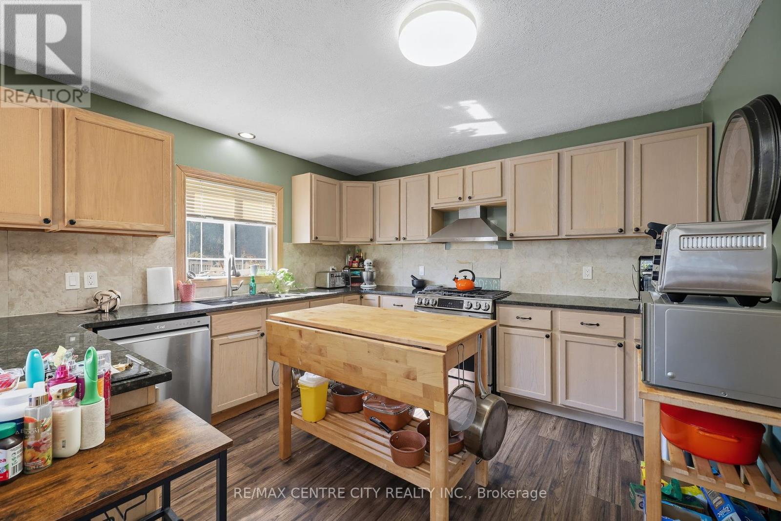 75 Glass Avenue, London East (East N), Ontario  N5W 1Z8 - Photo 18 - X12445422