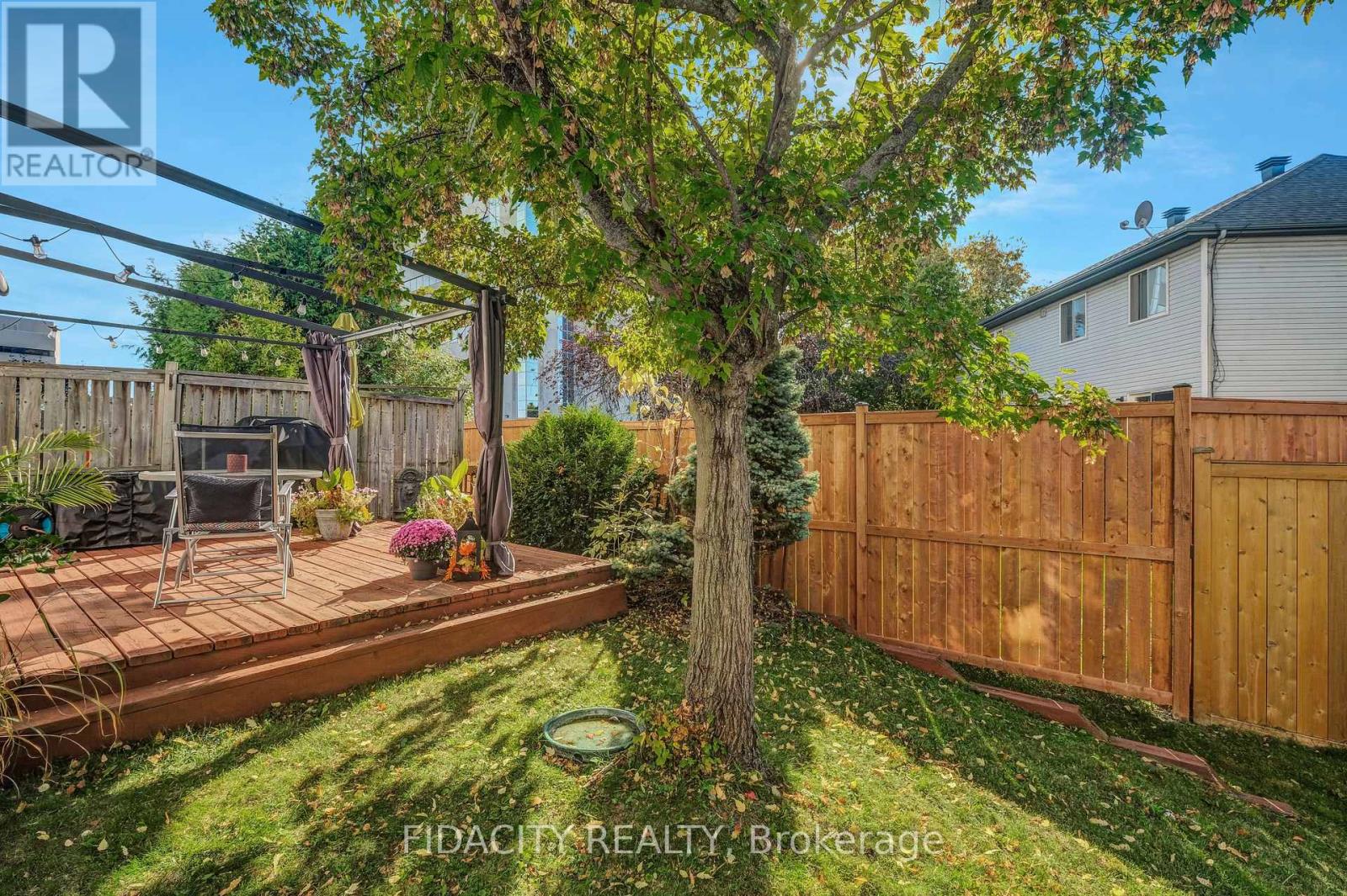 83 Manhattan Crescent, Ottawa, Ontario  K2C 4B8 - Photo 22 - X12445408
