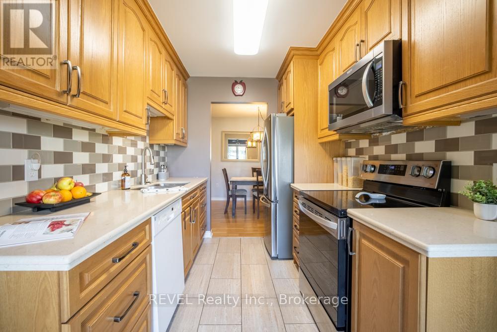 3 - 5070 Drummond Road, Niagara Falls, Ontario  L2E 6E4 - Photo 11 - X12445419