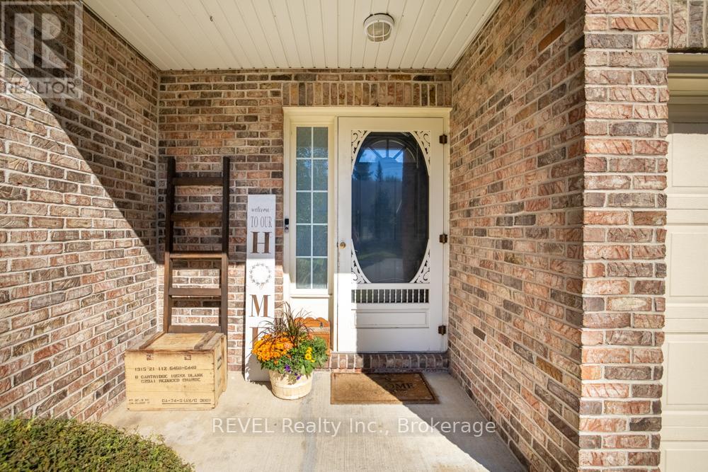 3 - 5070 Drummond Road, Niagara Falls, Ontario  L2E 6E4 - Photo 2 - X12445419