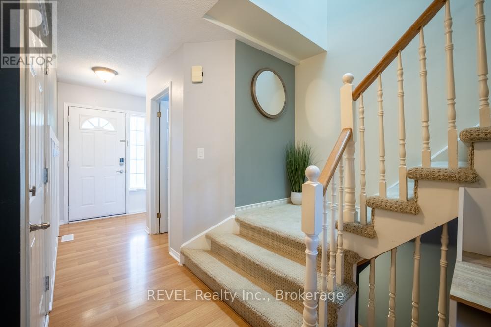 3 - 5070 Drummond Road, Niagara Falls, Ontario  L2E 6E4 - Photo 3 - X12445419