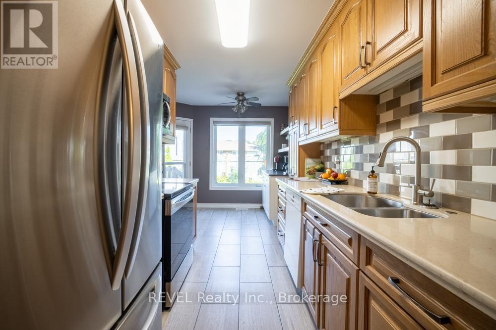 3 - 5070 Drummond Road, Niagara Falls, Ontario  L2E 6E4 - Photo 8 - X12445419